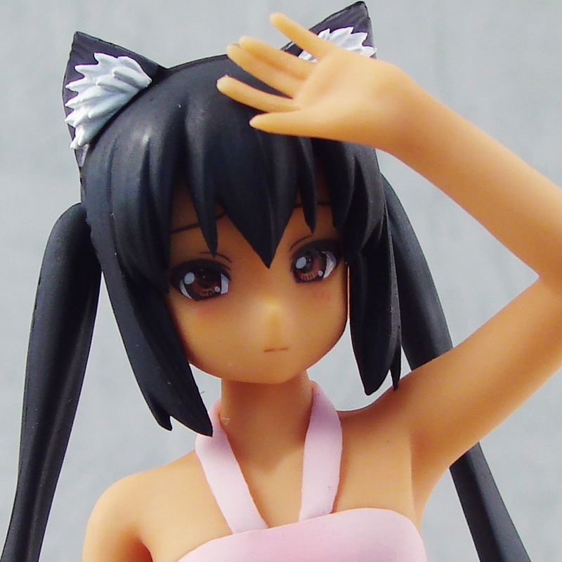 K-ON! 1/10 Scale Pre-Painted PVC Figure: Nakano Azusa (Tan Version) image 2