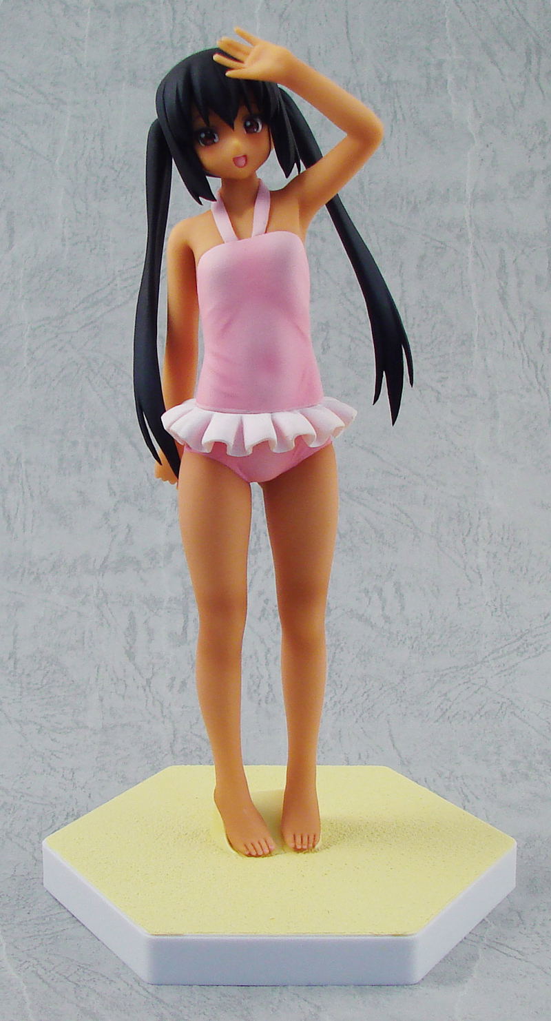 K-ON! 1/10 Scale Pre-Painted PVC Figure: Nakano Azusa (Tan Version) image 6