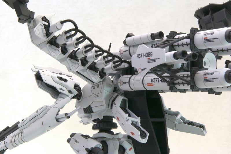 Armored Core 1/72 Scale Plastic Model Kit: White Glint & V.O.B Set Movie Color Version (Re-run) image 10