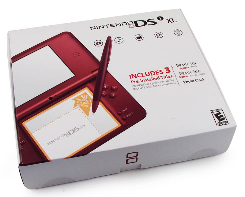 Nintendo DSi XL (Burgundy) image 4