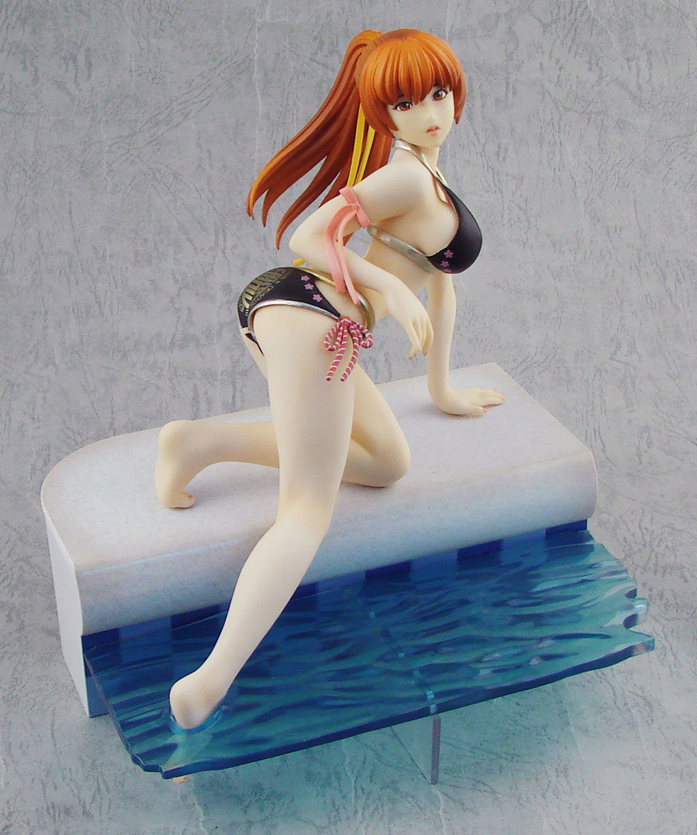 Figurine venus on the beach Dead or Alive
