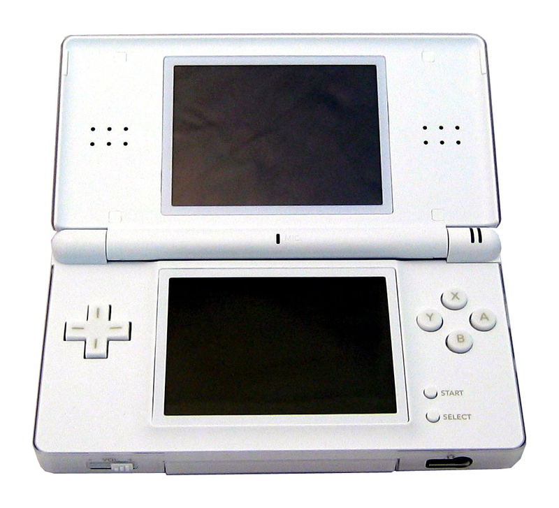 Nintendo DS Lite (Final Fantasy III Crystal Edition) - 110V image 3