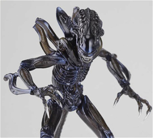 SCI-FI Revoltech Series No.0016 Pre-Painted PVC Figure: Alien Warrior (Re-Run)