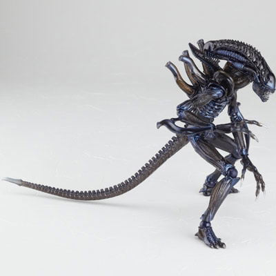 SCI-FI Revoltech Series No.0016 Pre-Painted PVC Figure: Alien Warrior (Re-Run) image 5