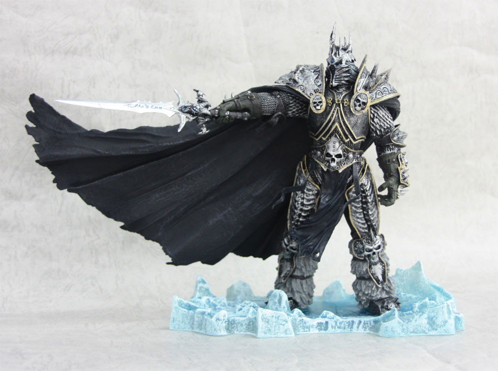 World of Warcraft Pre-Painted Figure: Lich King Arthas (Deluxe