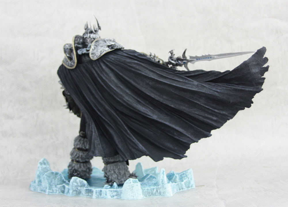 World of Warcraft Pre-Painted Figure: Lich King Arthas (Deluxe