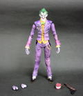 Batman Arkham Asylum Play Arts Kai Pre-Painted Figure: Joker thumbnail 3