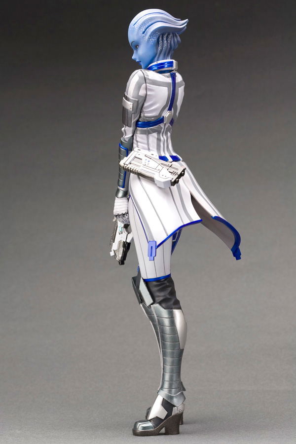 Mass Effect 1/7 Scale Pre-Painted PVC Bishoujo Figure: Liara image 4