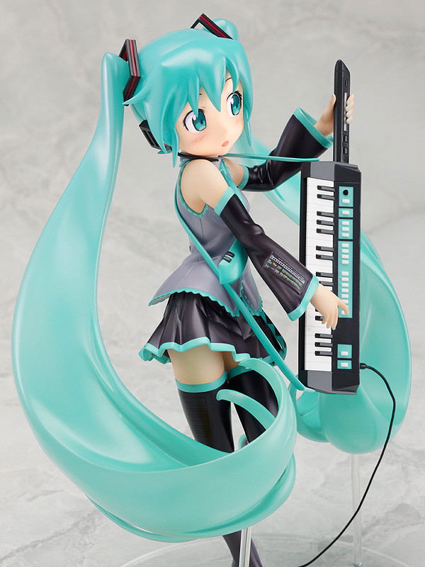 Character Vocal Series 01 Hatsune Miku 1/7 Scale Pre-Painted PVC