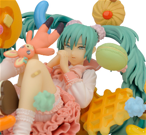 Character Vocal Series 01 Non Scale Pre-Painted PVC Figure: Original Collection LOL (Lots of Laugh) Hatsune Miku