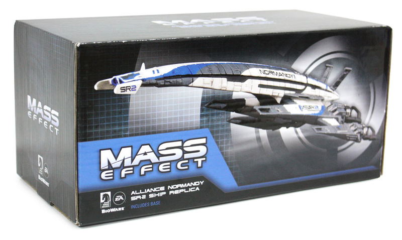 Dark Horse Deluxe Mass Effect: Alliance Normandy SR-2 Ship Replica image 2