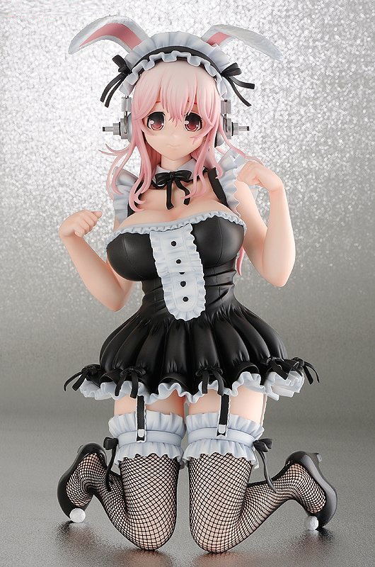 Nitro Super Sonic 1/4 Scale Pre-Painted PVC Figure: Super Sonico: Bunny Ver. image 3