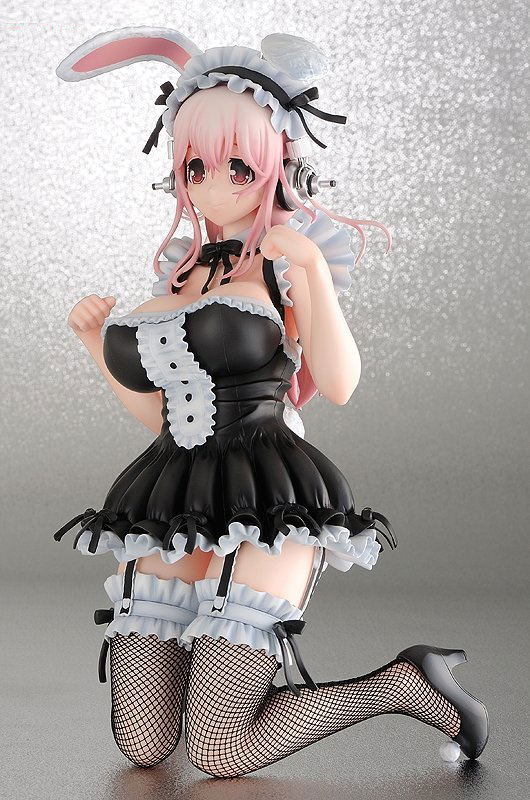 Nitro Super Sonic 1/4 Scale Pre-Painted PVC Figure: Super Sonico: Bunny Ver. image 4