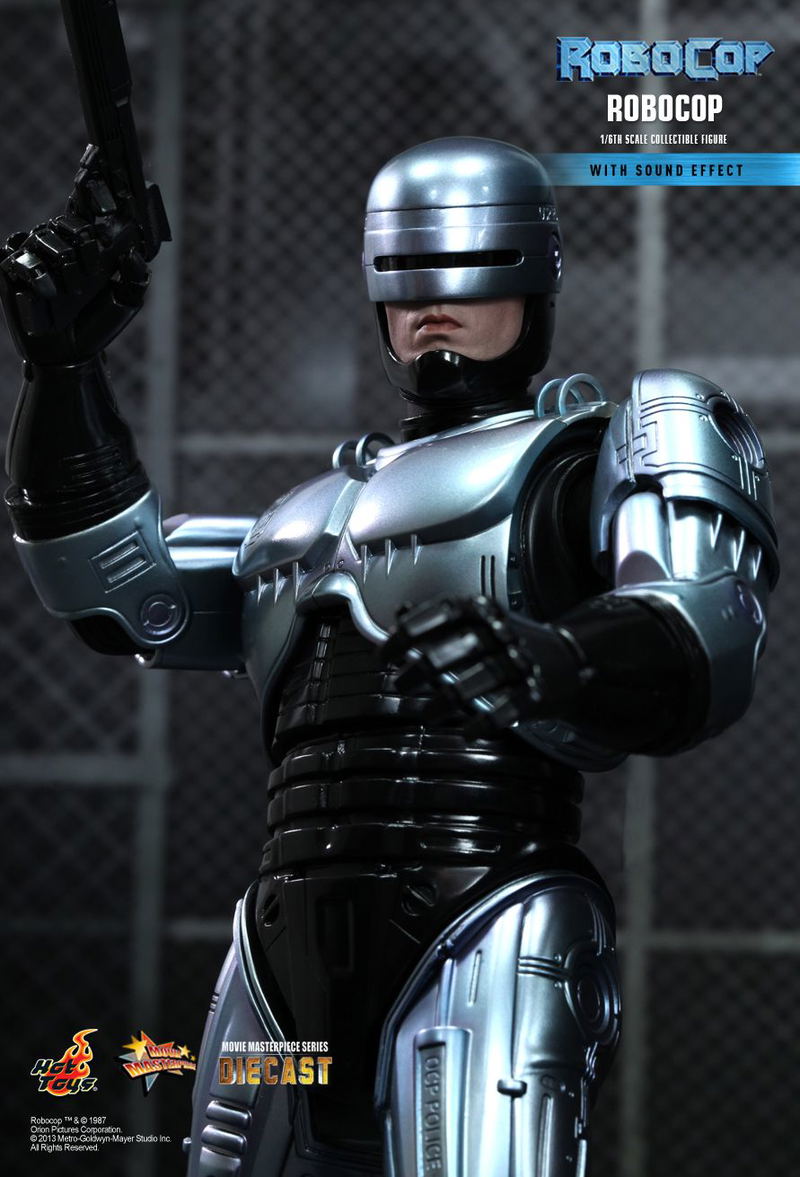 Movie Masterpiece RoboCop 1/6 Scale Fully Poseable Diecast Figure: Robocop