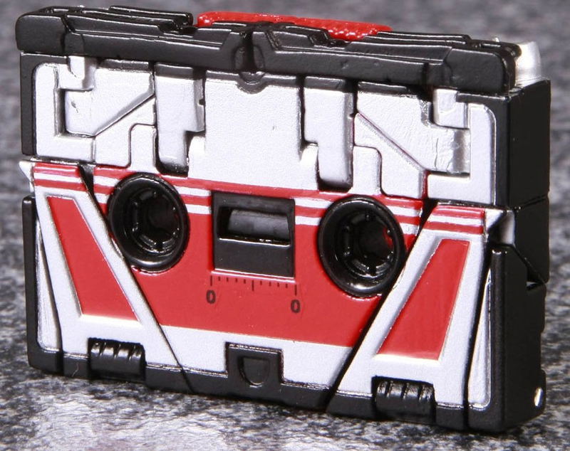 Transformers Masterpiece: MP-13 Soundwave (Re-run) image 6