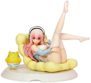 Nitro Super Sonic 1/7 Scale Pre-Painted PVC Figure: Super Super Sonico Bikini & Sofa ver._