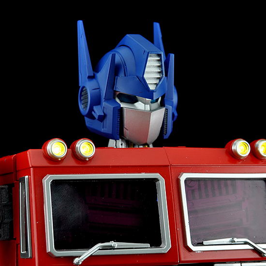 Transformers Ultimetal UM-01: Optimus Prime