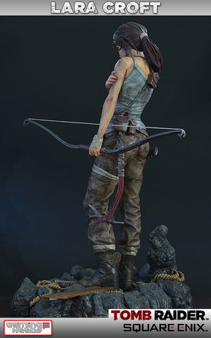 Tomb Raider Statue: Lara Croft Survivor_