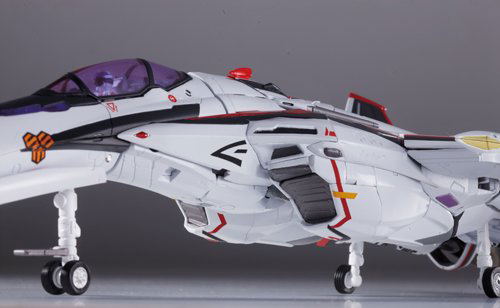 DX Chogokin Macross Frontier: VF-25F Messiah Valkyrie Saotome Alto Custom Renewal Ver. (Re-run) image 8