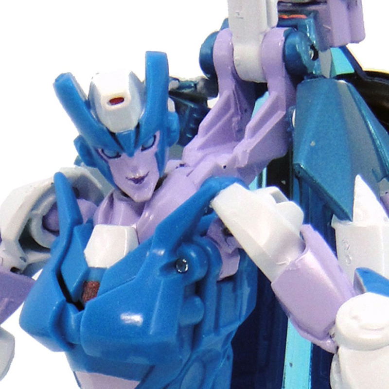 Transformer Legends: LG11 Chromia image 2
