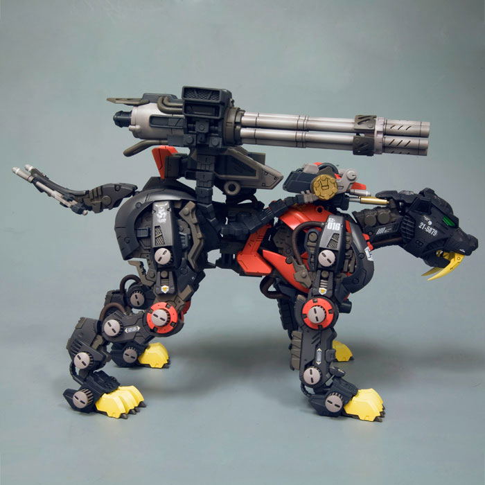 Zoids HMM : EZ-016 Saber Tiger Schwartz Ver. (Re-run)