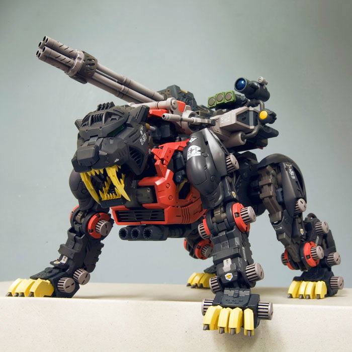 Zoids HMM : EZ-016 Saber Tiger Schwartz Ver. (Re-run)