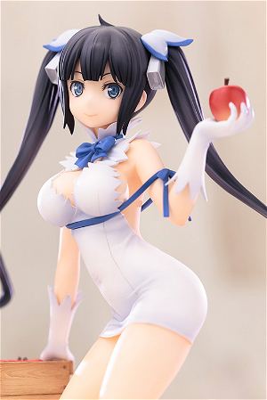 Is It Wrong to Try to Pick Up Girls in a Dungeon?: Hestia