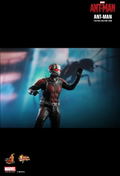 Ant-Man 1/6 Scale Collectible Figure thumbnail 13