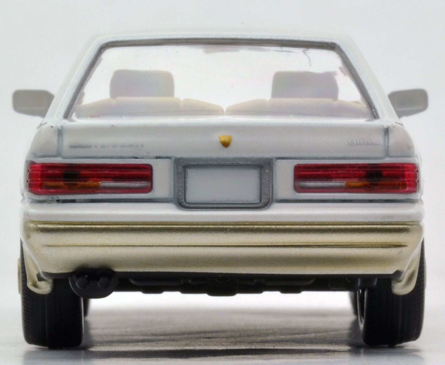 Tomica Limited Vintage NEO: TLV-N119b Nissan Leopard Altima Turbo