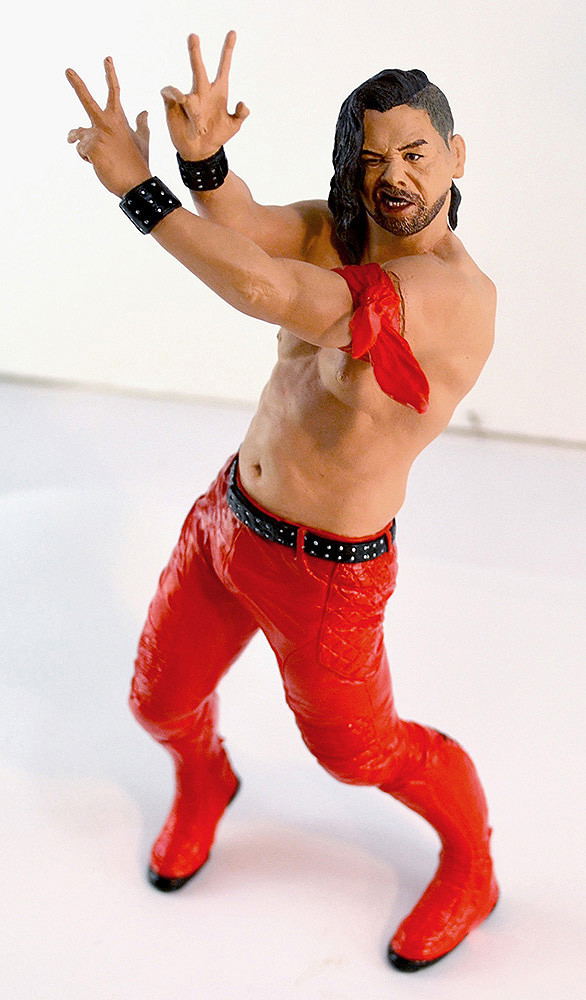 New Japan Pro-Wrestling Purokaku Heroes 1/11 Scale Pre-Painted PVC Figure: Shinsuke Nakamura (Red Costume Ver.) image 2