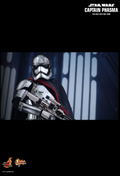 Star Wars The Force Awakens 1/6 Scale Collectible Figure: Captain Phasma thumbnail 12