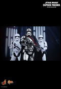 Star Wars The Force Awakens 1/6 Scale Collectible Figure: Captain Phasma thumbnail 15