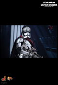 Star Wars The Force Awakens 1/6 Scale Collectible Figure: Captain Phasma thumbnail 10