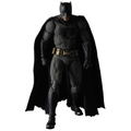 MAFEX Batman vs. Superman Dawn of Justice: Batman thumbnail 1