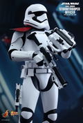 Star Wars The Force Awakens 1/6 Scale Collectible Figure: First Order Stormtrooper Officer and First Order Stormtrooper thumbnail 5