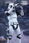 Star Wars The Force Awakens 1/6 Scale Collectible Figure: First Order Stormtrooper Officer and First Order Stormtrooper thumbnail 7