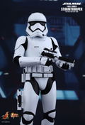 Star Wars The Force Awakens 1/6 Scale Collectible Figure: First Order Stormtrooper Officer and First Order Stormtrooper thumbnail 8