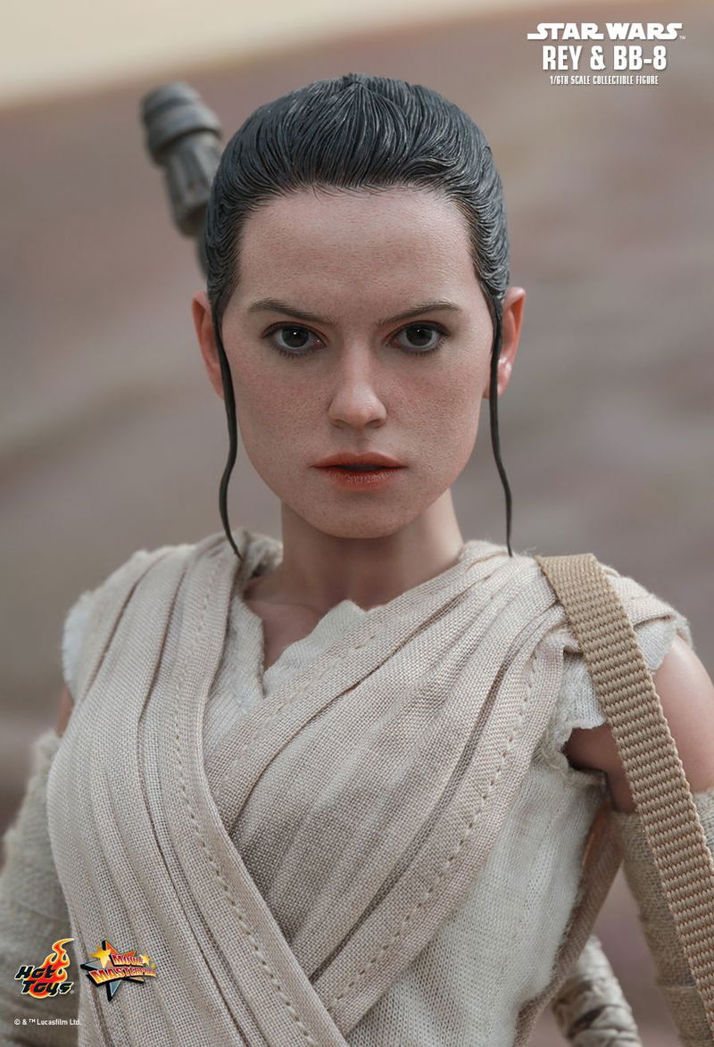 Star Wars The Force Awakens 1/6 Scale Collectible Set: Rey and BB-8 image 17