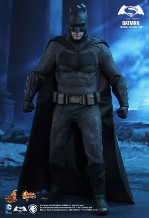 Batman v Superman Dawn of Justice 1/6 Scale Collectible Figure: Batman