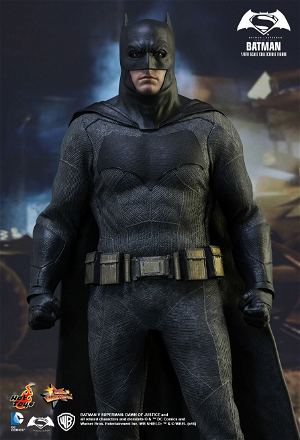 Batman v Superman Dawn of Justice 1/6 Scale Collectible Figure: Batman