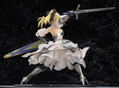 Fate/Unlimited Codes 1/7 Scale Pre-Painted Figure: Saber Lily ~Distant Avalon~ (Re-run) thumbnail 4