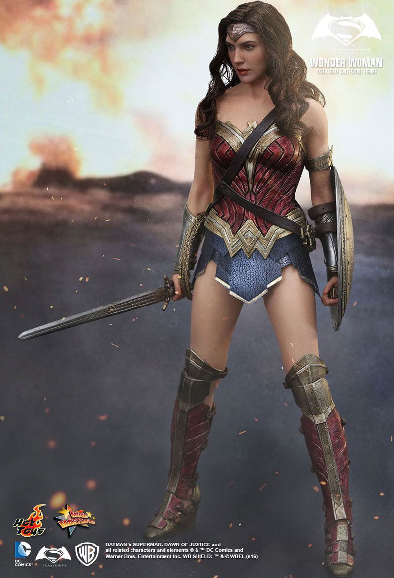 Batman v Superman Dawn of Justice 1/6 Scale Collectible Figure: Wonder Woman image 3