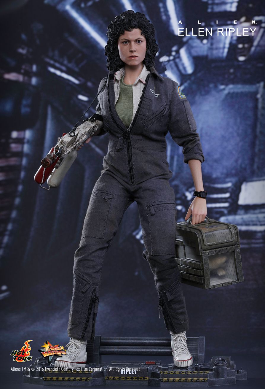Alien 1/6 Scale Collectible Figure: Ellen Ripley