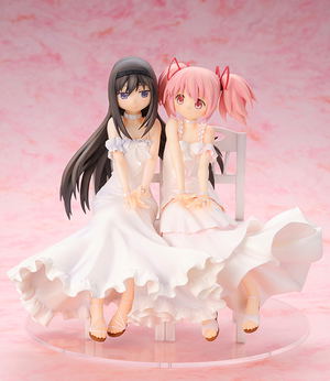 Puella Magi Madoka Magica the Movie 1/7 Scale Pre-Painted Figure: Akemi Homura & Kaname Madoka_