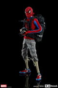 Marvel 1/6 Scale Pre-Painted Figure: Peter Parker / Spider-Man Classic Edition thumbnail 4