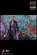 DC Comics Suicide Squad 1/6 Scale Collectible Figure: Joker (Purple Coat Ver.) thumbnail 14