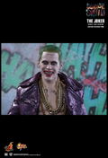 DC Comics Suicide Squad 1/6 Scale Collectible Figure: Joker (Purple Coat Ver.) thumbnail 15
