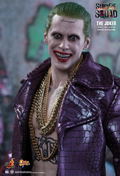 DC Comics Suicide Squad 1/6 Scale Collectible Figure: Joker (Purple Coat Ver.) thumbnail 16
