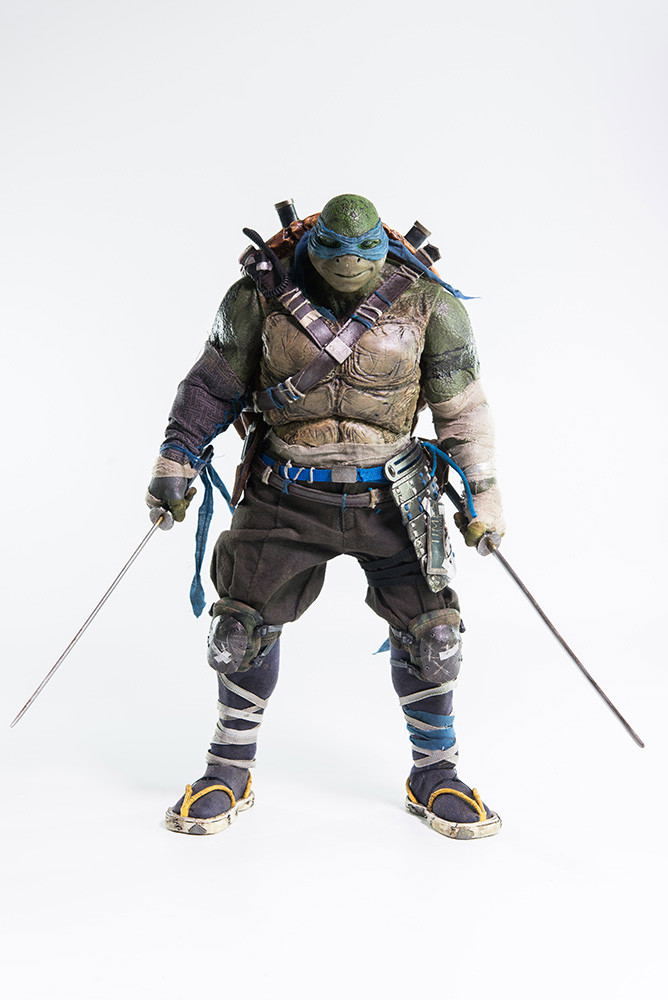 Teenage Mutant Ninja Turtles Out of the Shadows 1/6 Scale Collectible Figure: Leonardo image 4