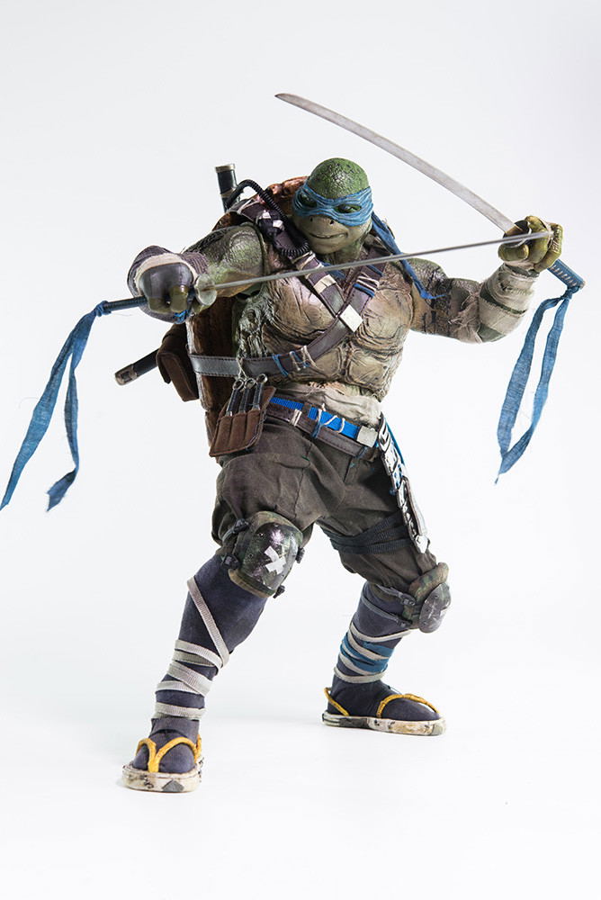Teenage Mutant Ninja Turtles Out of the Shadows 1/6 Scale Collectible Figure: Leonardo image 3